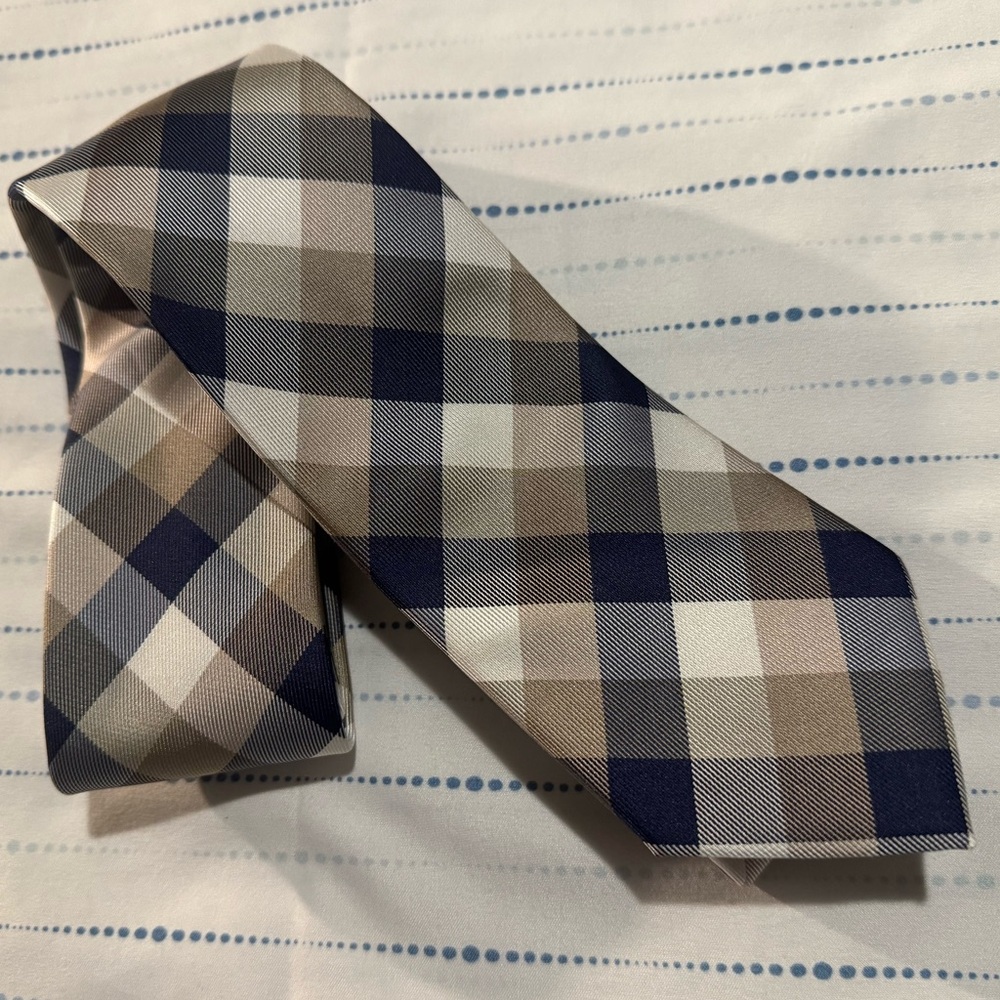Express Tie - Navy Blue, White, & Tan/Gold Checkered Stripes - EUC - Picture 4 of 9